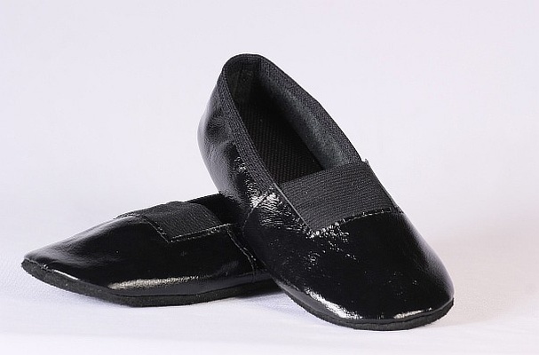 Чешки чёрные/белые лак р.14-17,5